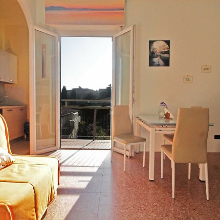 Appartamento Del Sole Desenzano del Garda Esterno foto